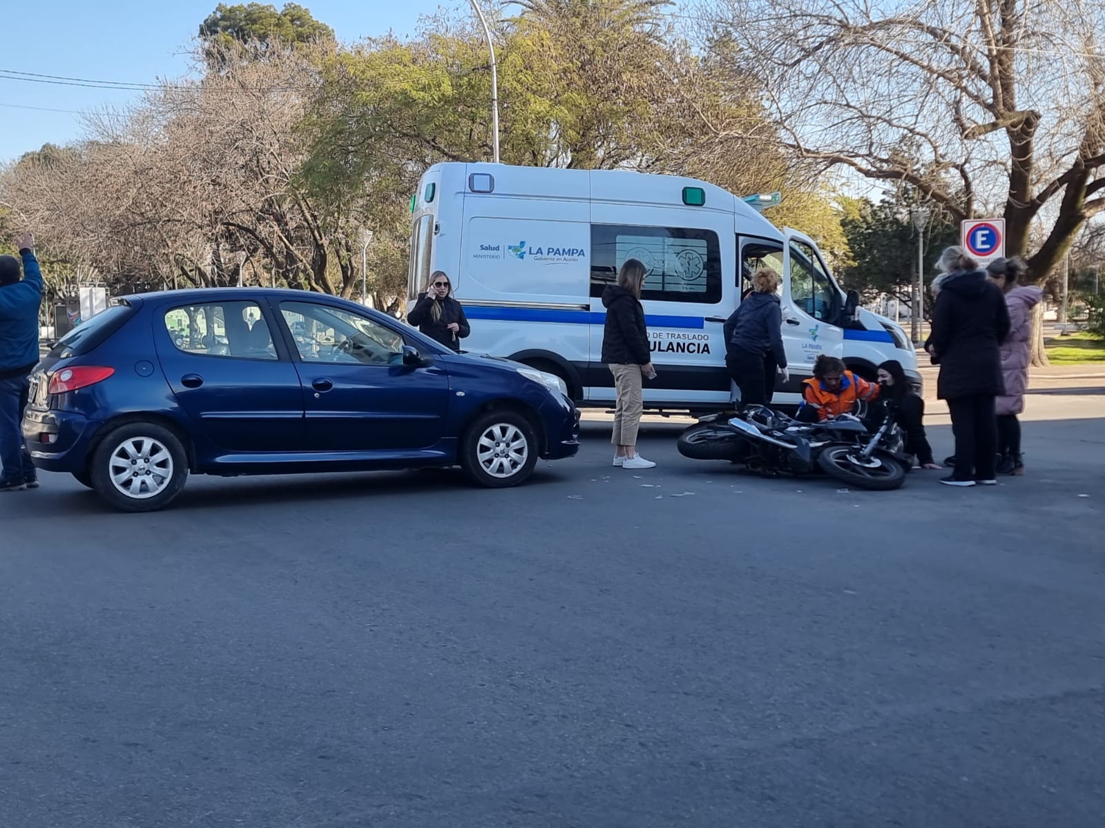 Accidente Entre Una Moto Y Un Auto Dejó Una Persona Herida